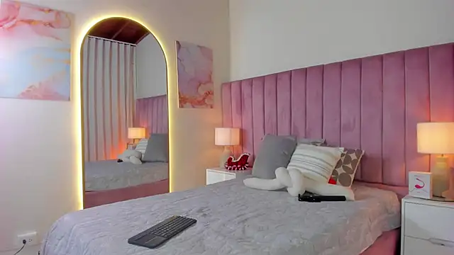 Aleja_arango1 live sex cam