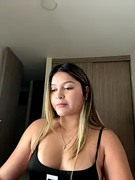 lunablossom_ live sex cam