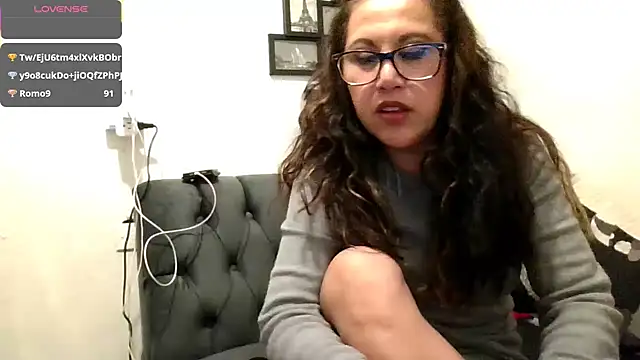 MirandaLatinaLovely live sex cam