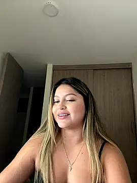 lunablossom_ live sex cam