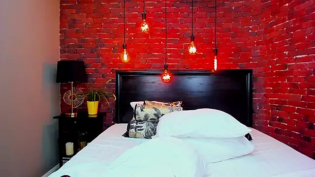 AdoraLynn live sex cam