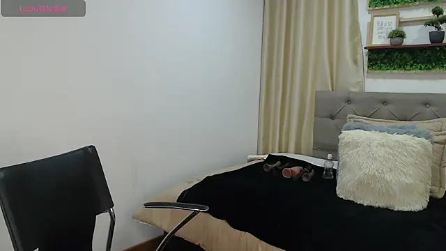 sasi_luna live sex cam