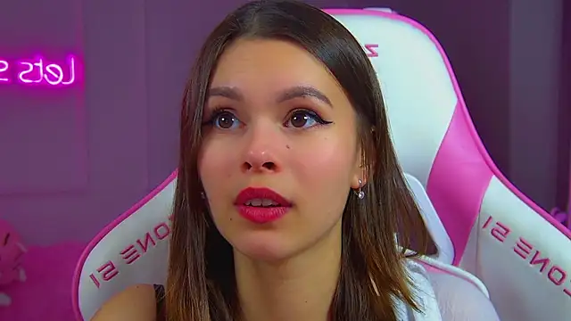 PollyLanders live sex cam