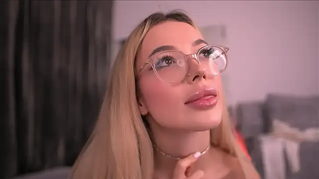 KylieJoyce live sex cam