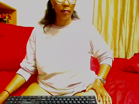 Juicyasss35xx live sex cam