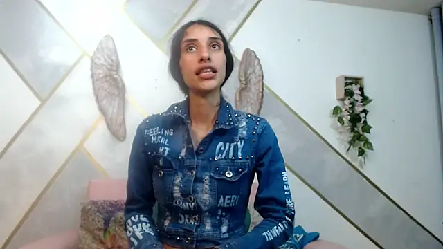 RoxanaCyrano_ live sex cam