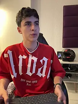 AdrianRinaldi live sex cam