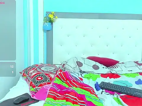 Antonella-Moon145 live sex cam