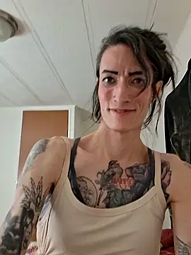 MaitressePomme3 live sex cam