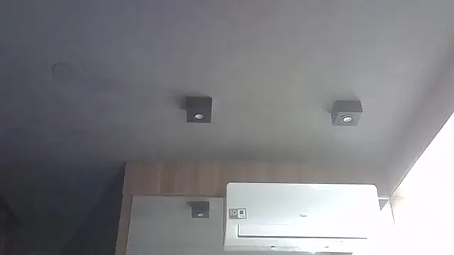 SkinnyKitten live sex cam