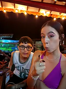 SAMANTHA_AND_PETER live sex cam