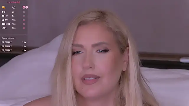 OndinaNoir live sex cam