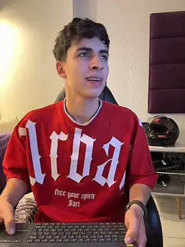 AdrianRinaldi live sex cam