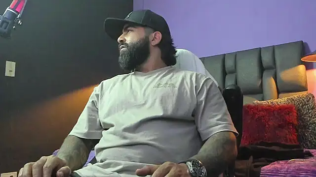 Lyon_vach live sex cam