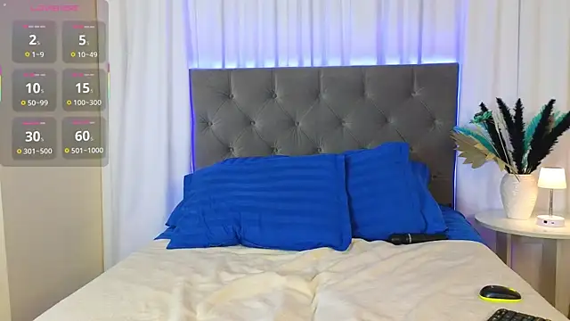 Ariana_Petite live sex cam