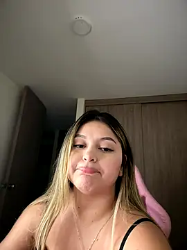 lunablossom_ live sex cam