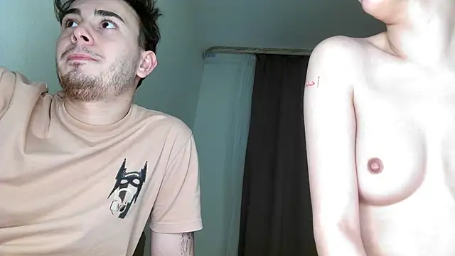 Sugarpeaach live sex cam