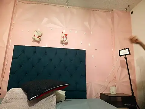 saniasex2025 live sex cam