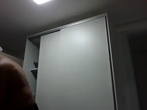 JUNINHOLEKEJR live sex cam