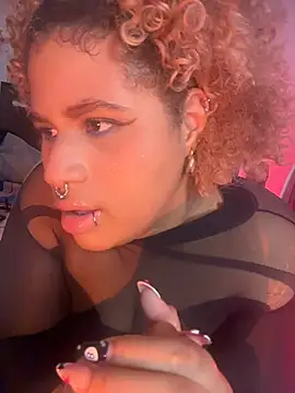 nikicatwild live sex cam