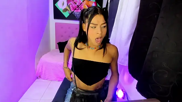 issa_kitty live sex cam