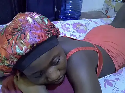 Adaline-Paris live sex cam