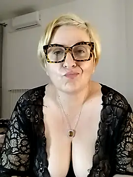 Pumabionda live sex cam