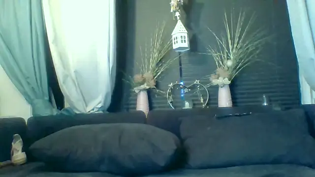 DevilsAngel13 live sex cam