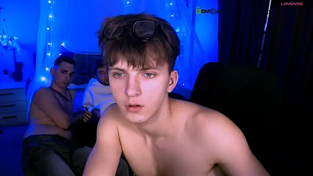 travis_wolf_ live sex cam