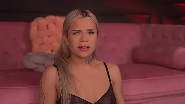 NickyBenz live sex cam