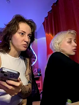 Dooubletroublee live sex cam