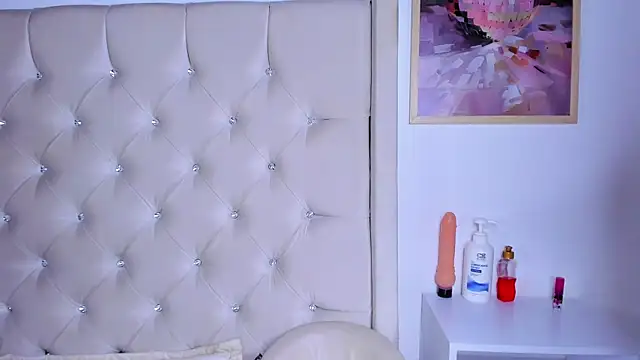 EmmaaHills live sex cam