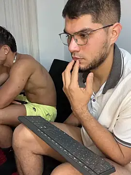 mirallesandbig live sex cam