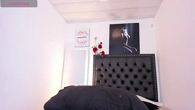 ScarlettVell live sex cam