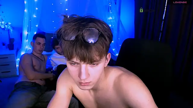 travis_wolf_ live sex cam