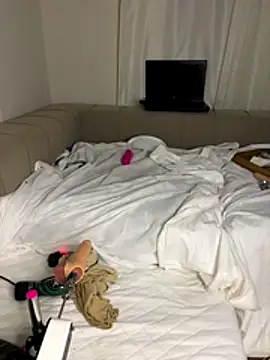 Ozge-SluttyScream69 live sex cam