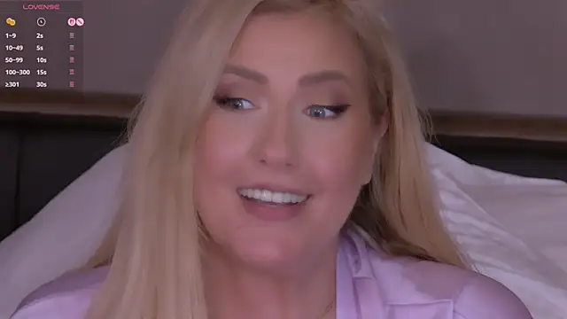 OndinaNoir live sex cam