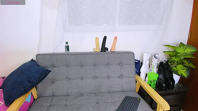 zou_quira live sex cam