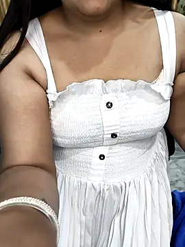 Your-Yashika live sex cam