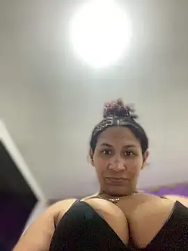 Carola-Ross live sex cam