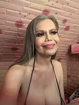 bombshellyani8inches live sex cam