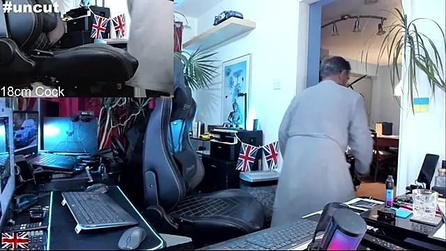 OnlineBossUK live sex cam