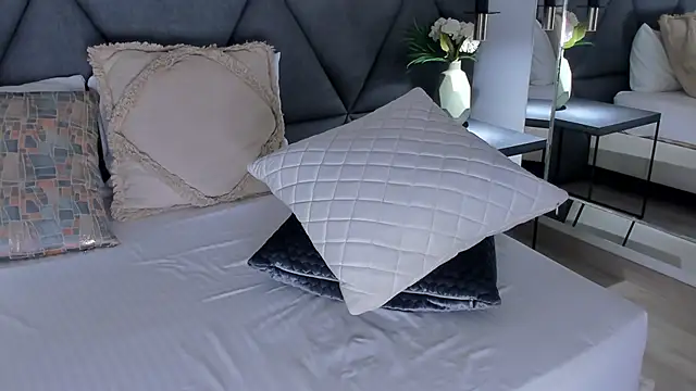 Mia_Roswell live sex cam