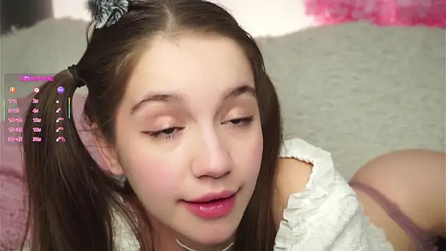 AmiLewis live sex cam