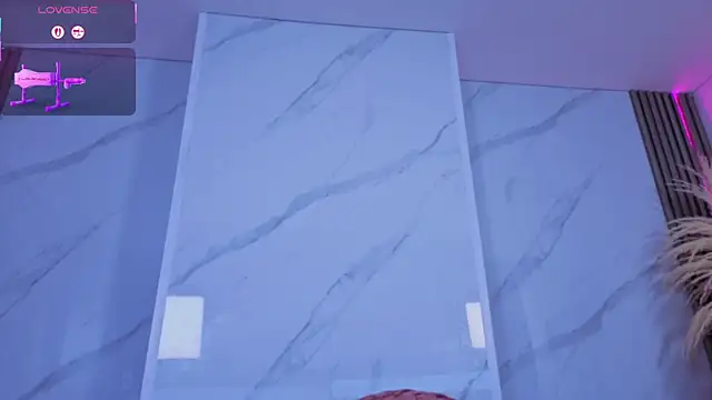 Chlooee__ live sex cam