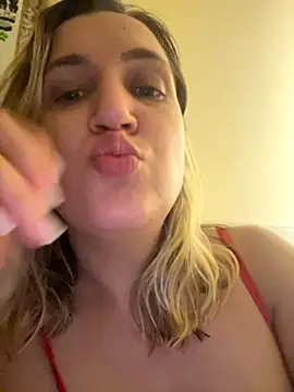 Bia_sexynovaes live sex cam