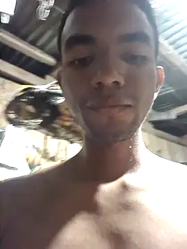 Reynold2608 live sex cam