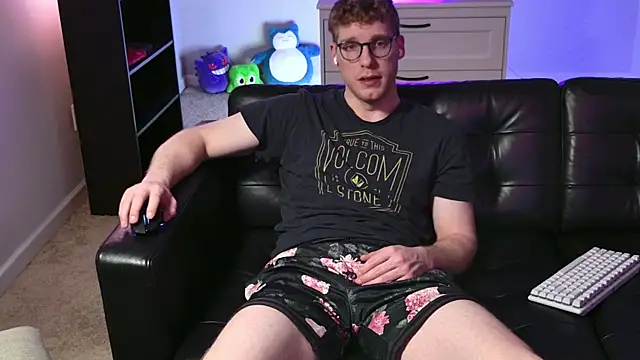 BlueEyedTallGuy94 live sex cam