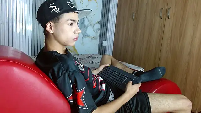 maverickhotson303av live sex cam