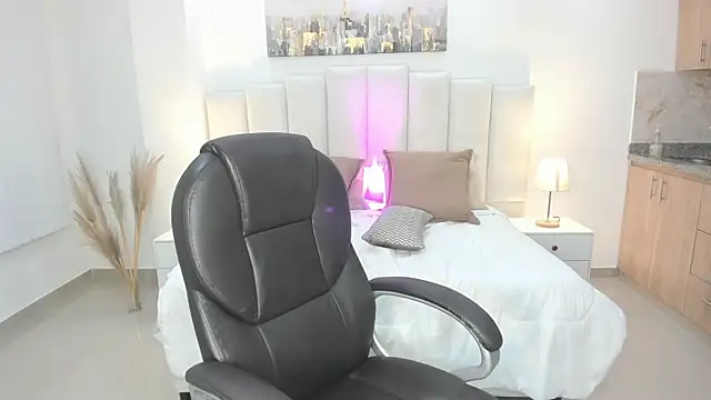 Mila_blaze live sex cam